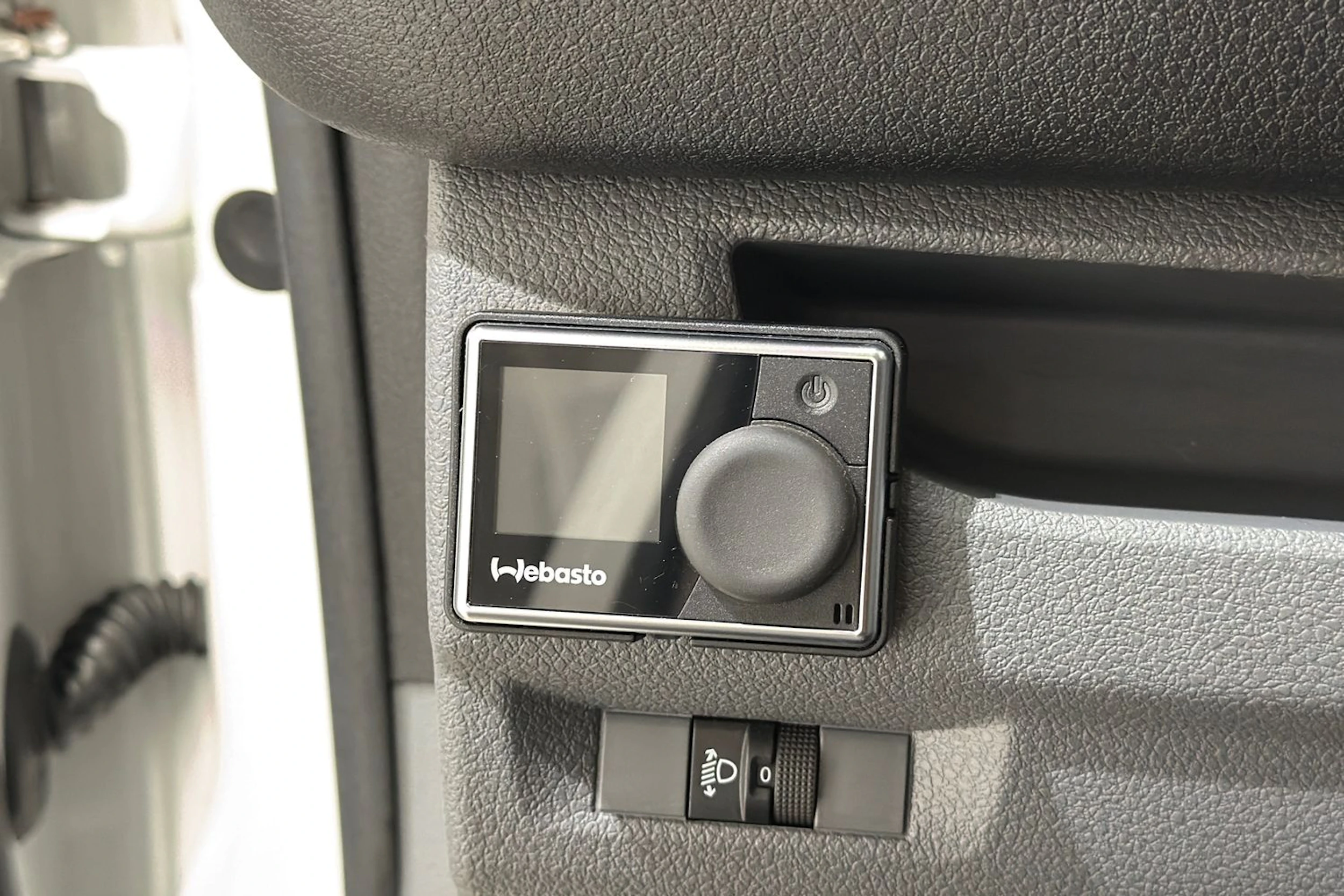 valkoinen Toyota Proace 2017 kuva 16.