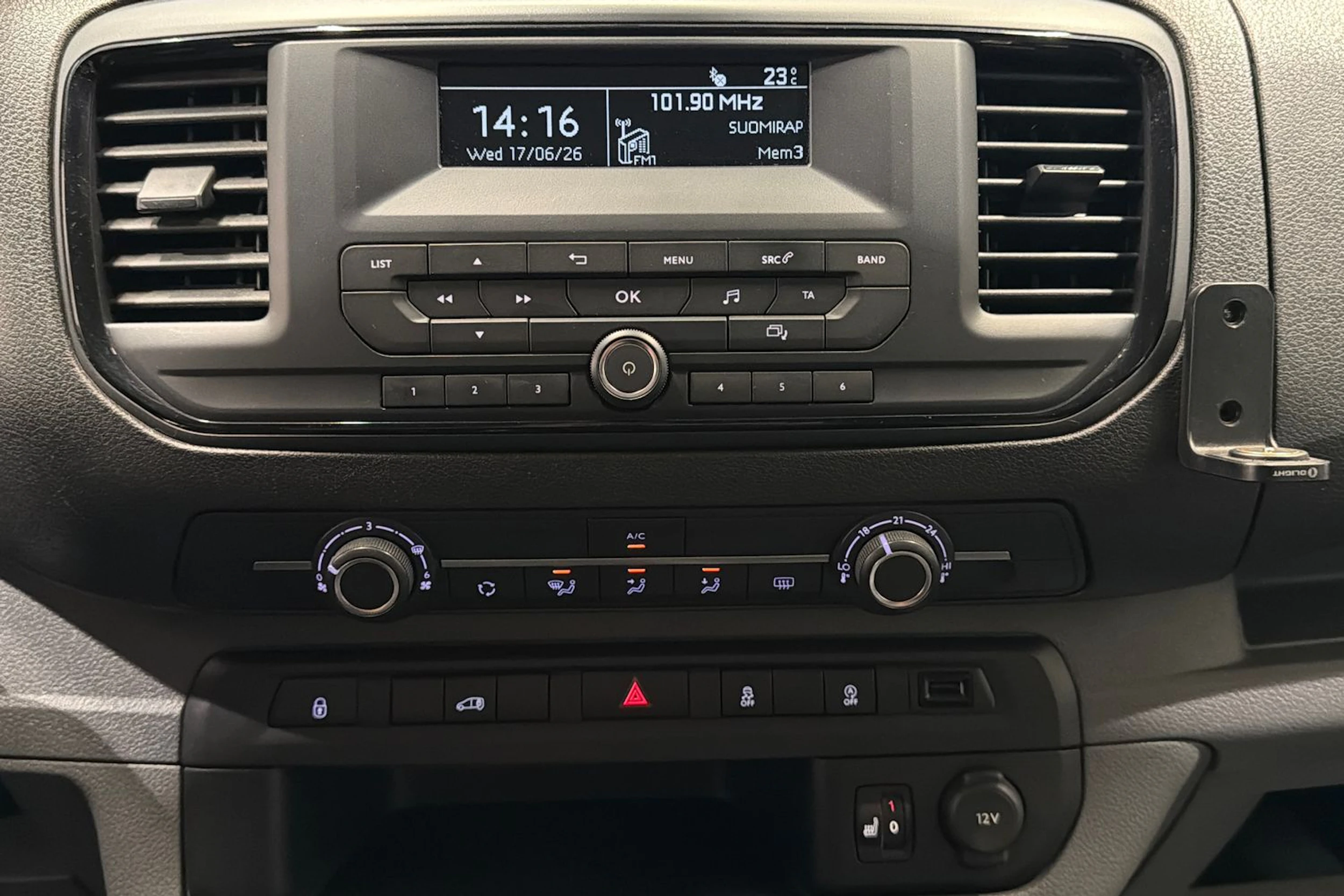 valkoinen Toyota Proace 2017 kuva 18.