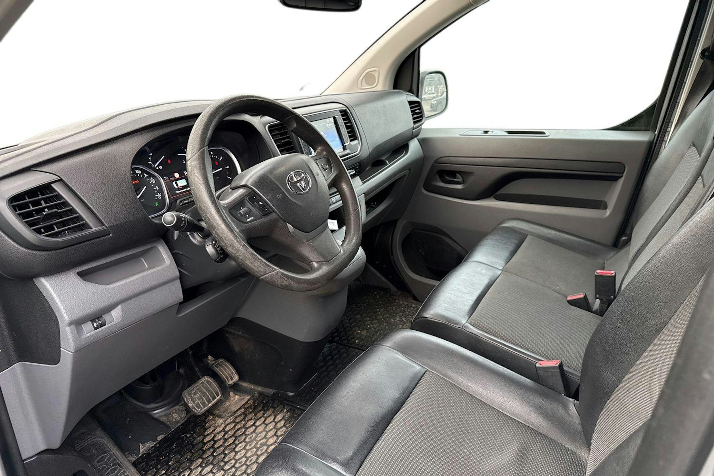 hopea Toyota Proace 2017 kuva 3.