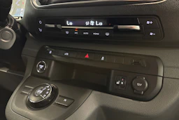 musta Toyota Proace 2017 kuva 22.