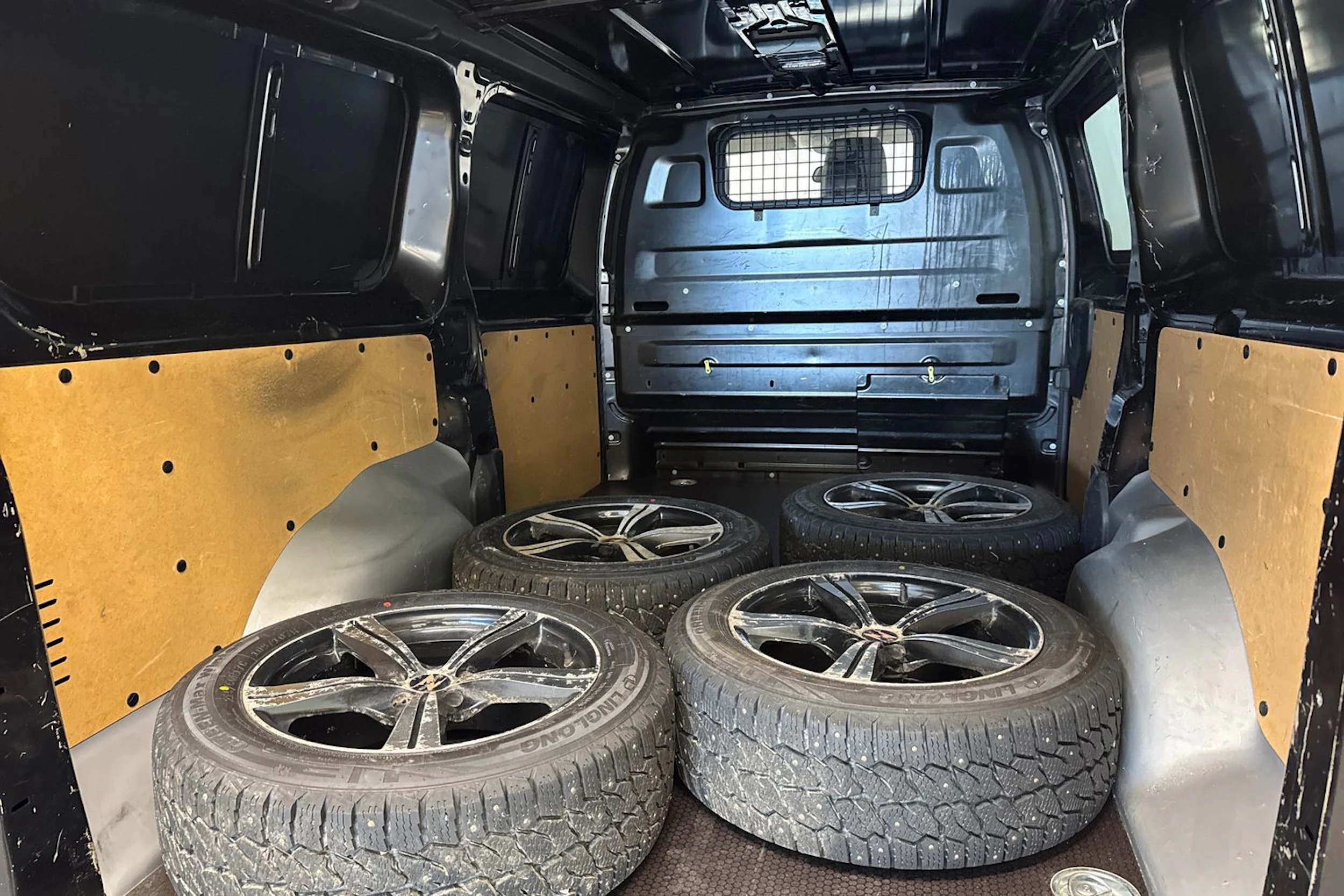 musta Toyota Proace 2017 kuva 27.