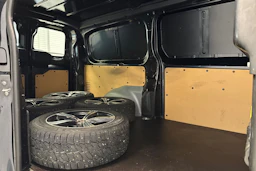 musta Toyota Proace 2017 kuva 28.