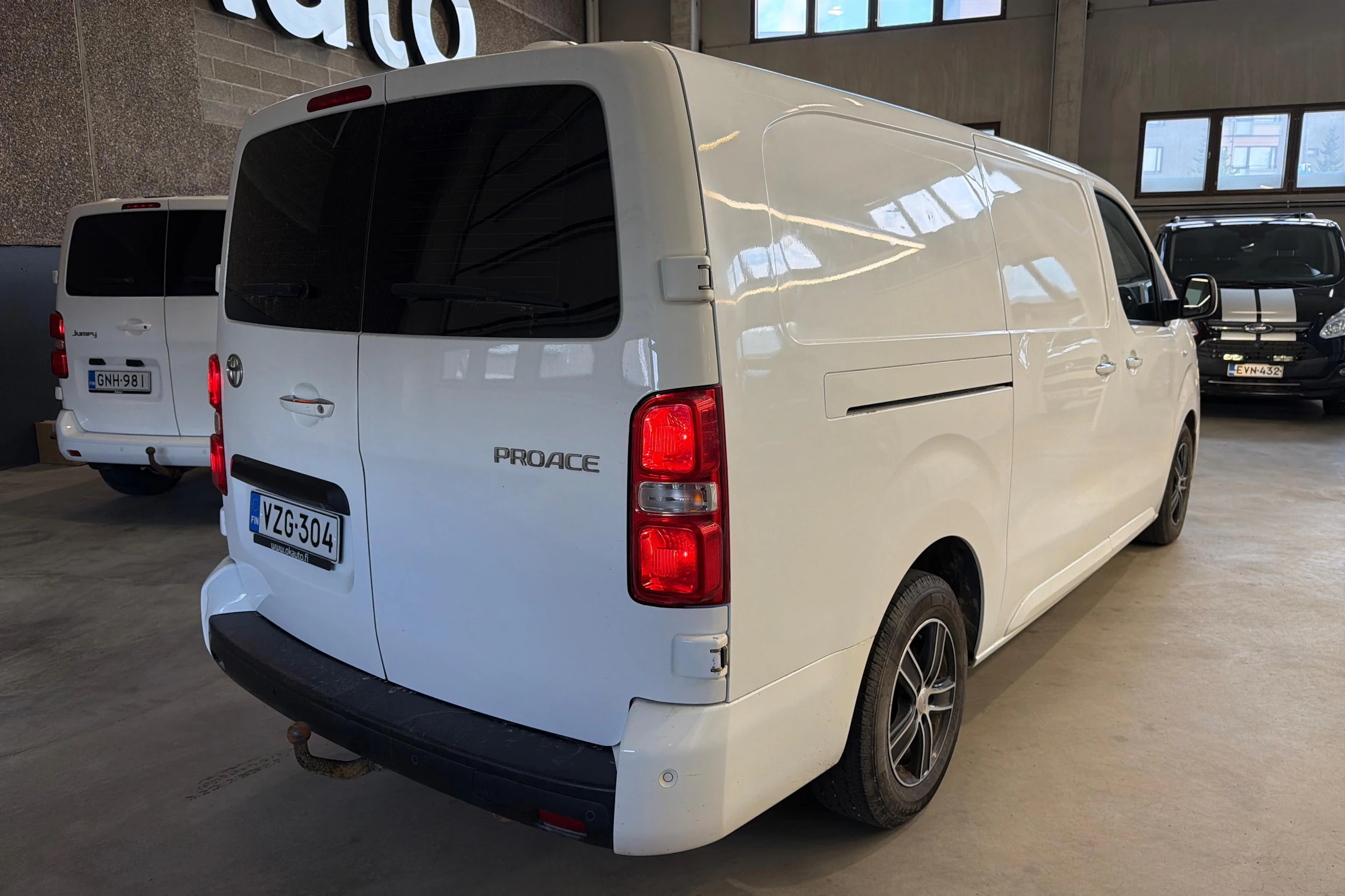 valkoinen Toyota Proace 2017 kuva 3.