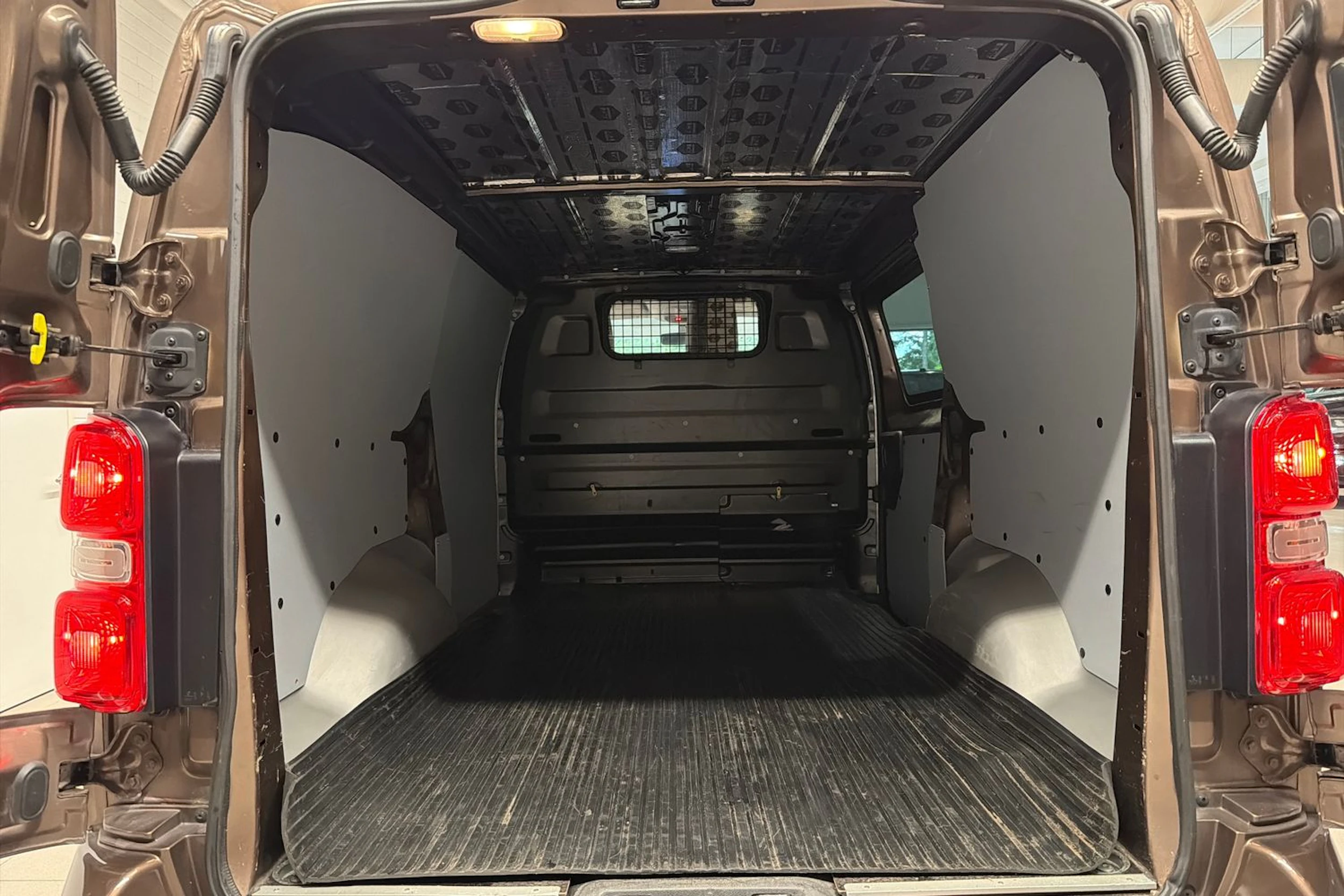 ruskea (beige) Toyota Proace 2018 kuva 20.