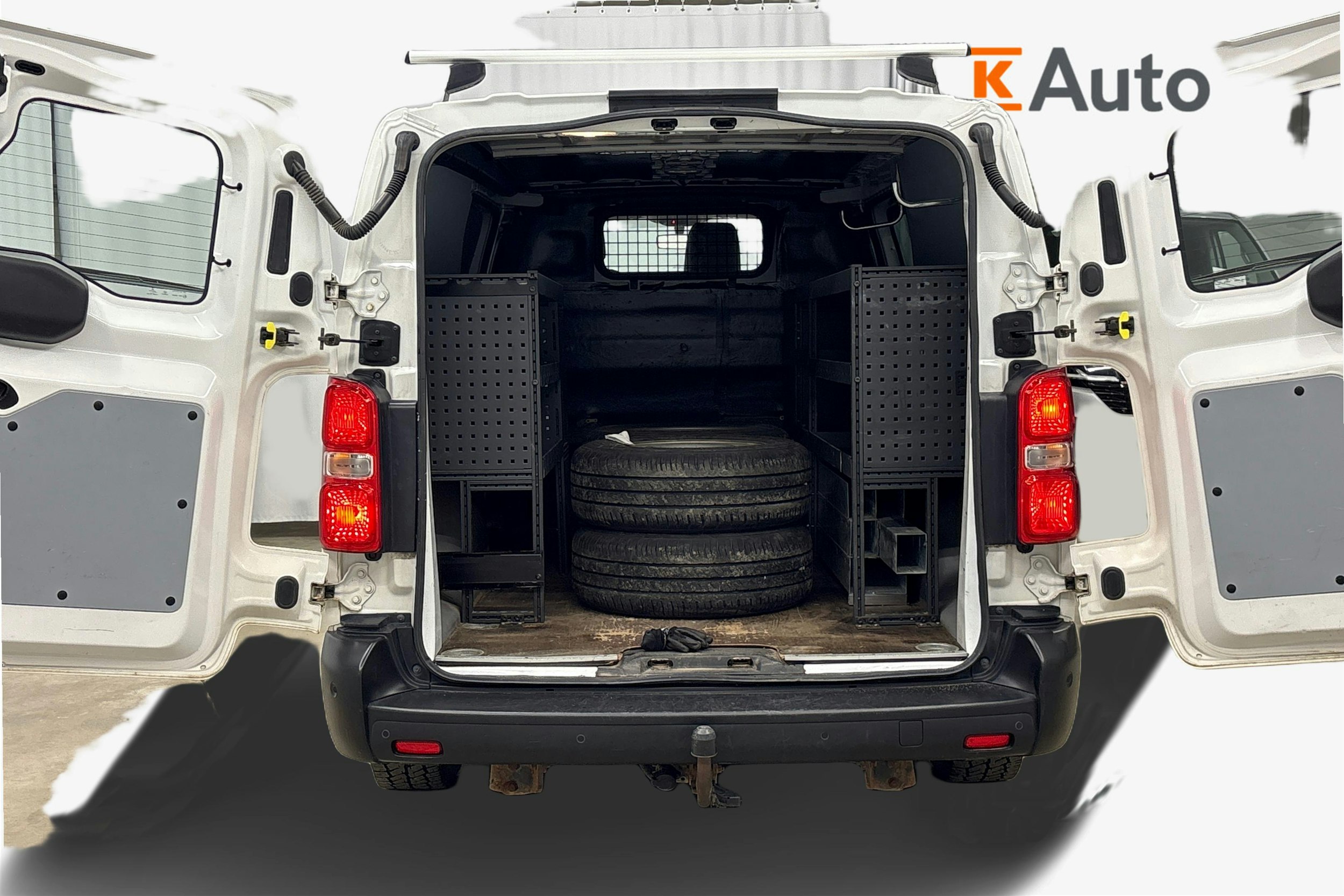 valkoinen Toyota Proace 2018 kuva 12.