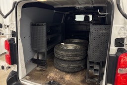 valkoinen Toyota Proace 2018 kuva 13.