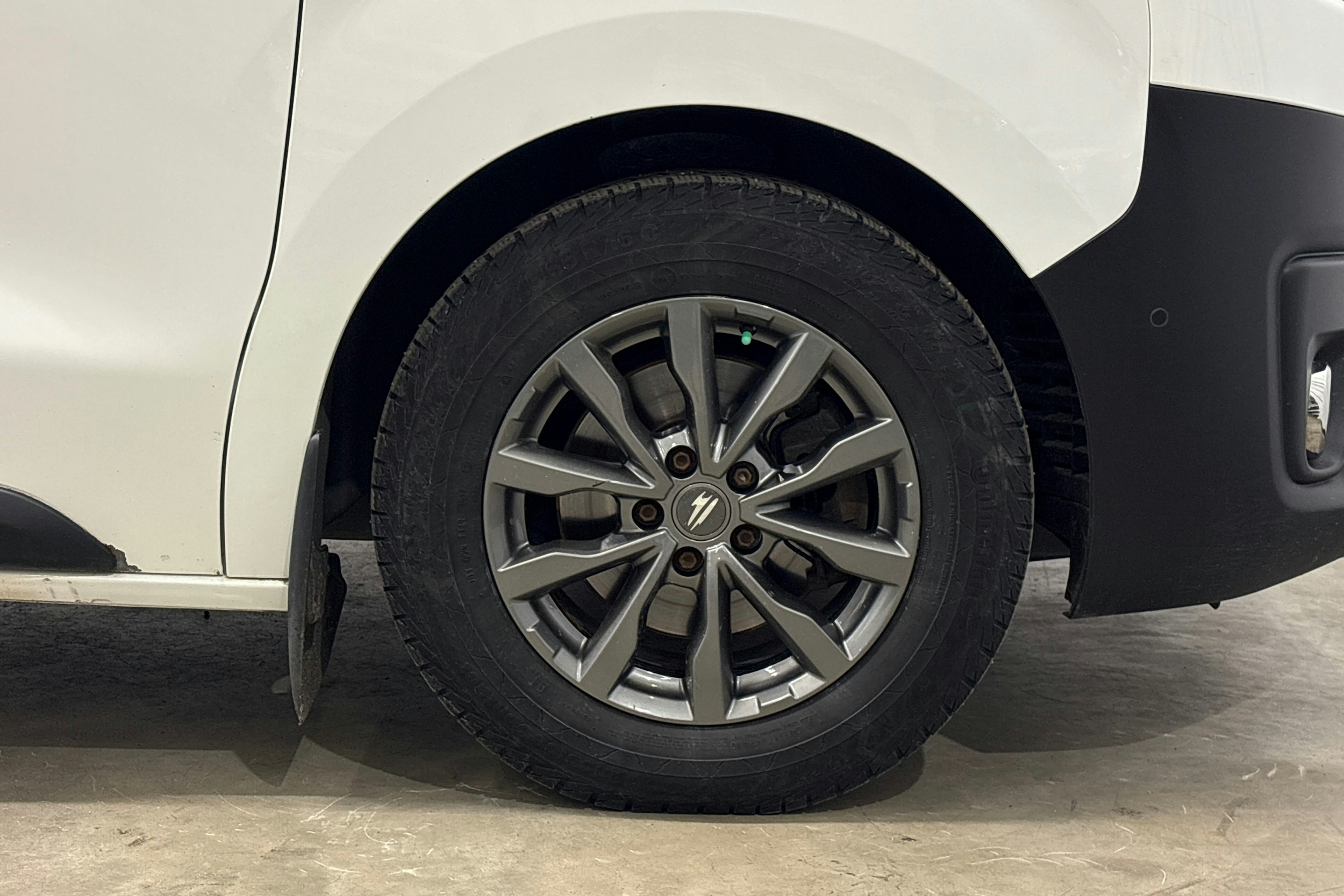 valkoinen Toyota Proace 2018 kuva 16.