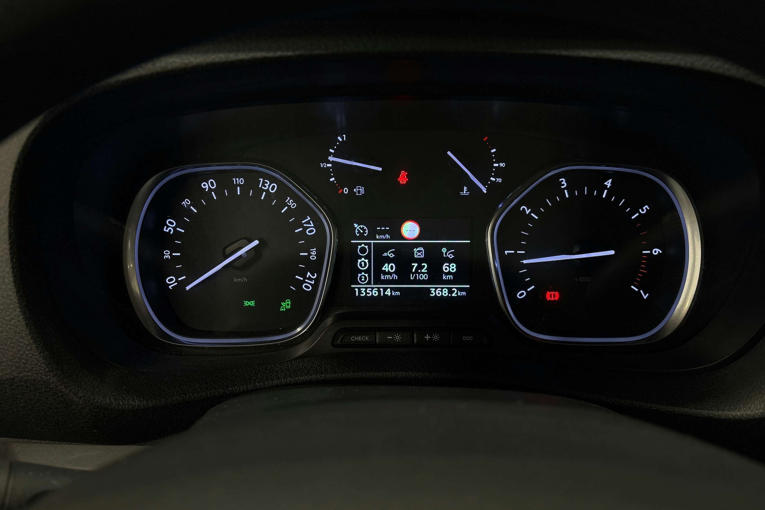 valkoinen Toyota Proace 2018 kuva 18.