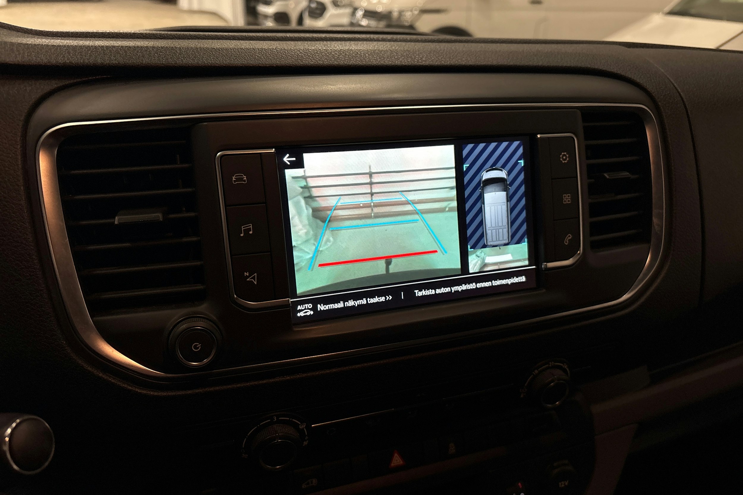 valkoinen Toyota Proace 2018 kuva 20.