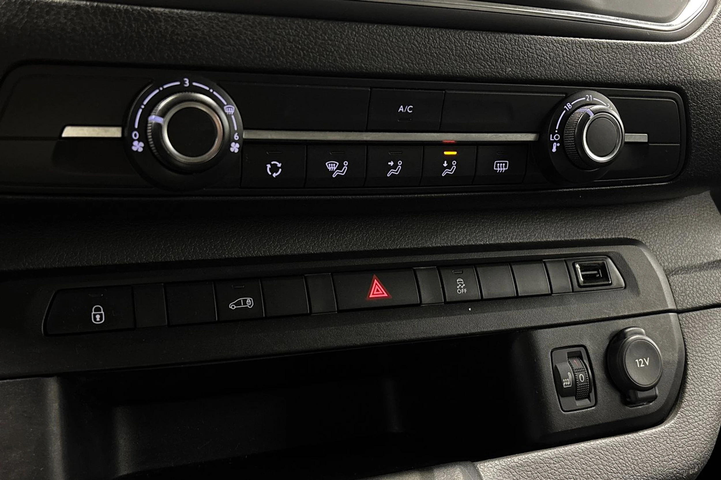 valkoinen Toyota Proace 2018 kuva 24.