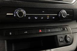 valkoinen Toyota Proace 2018 kuva 24.