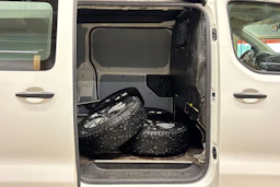 valkoinen Toyota Proace 2018 kuva 26.