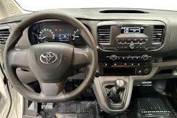 Valkoinen Toyota Proace 2018 kuva 9.