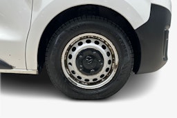 Valkoinen Toyota Proace 2018 kuva 12.