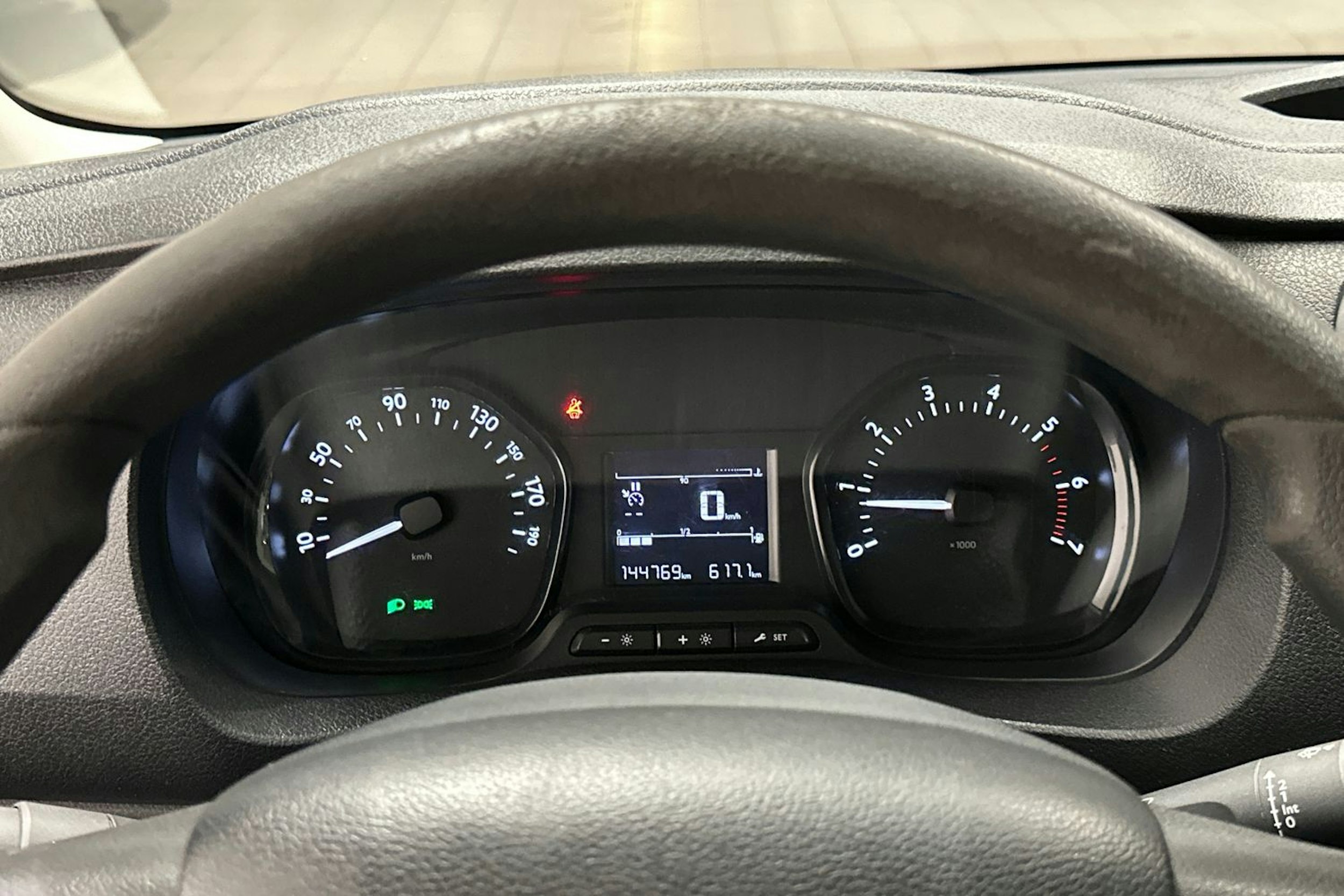 Valkoinen Toyota Proace 2018 kuva 17.