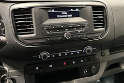 Valkoinen Toyota Proace 2018 kuva 18.