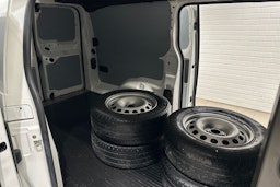 Valkoinen Toyota Proace 2018 kuva 22.