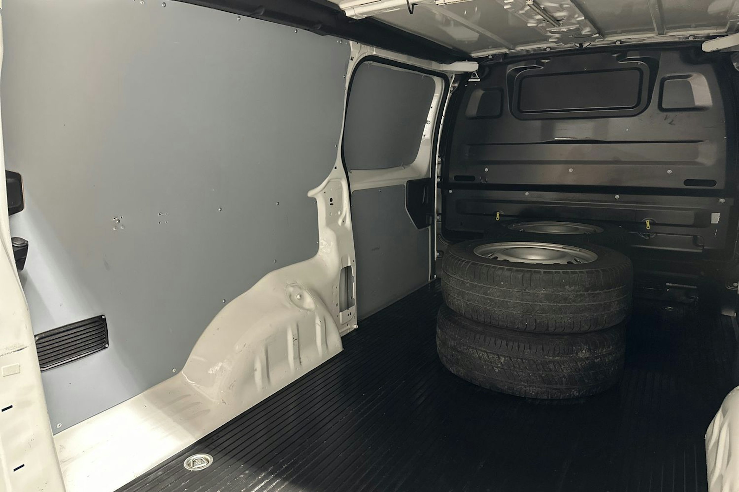 Valkoinen Toyota Proace 2018 kuva 24.