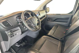 valkoinen Toyota Proace 2018 kuva 3.