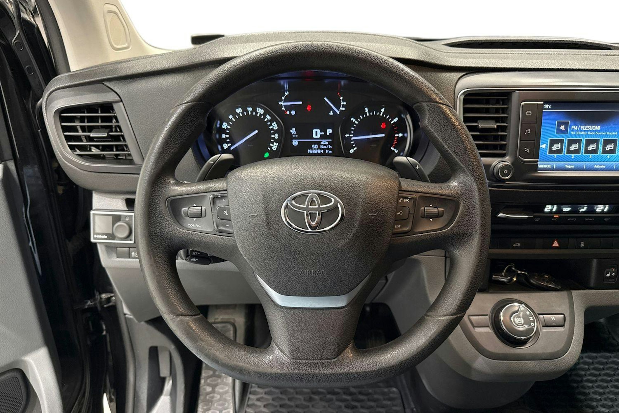 musta Toyota Proace 2018 kuva 9.