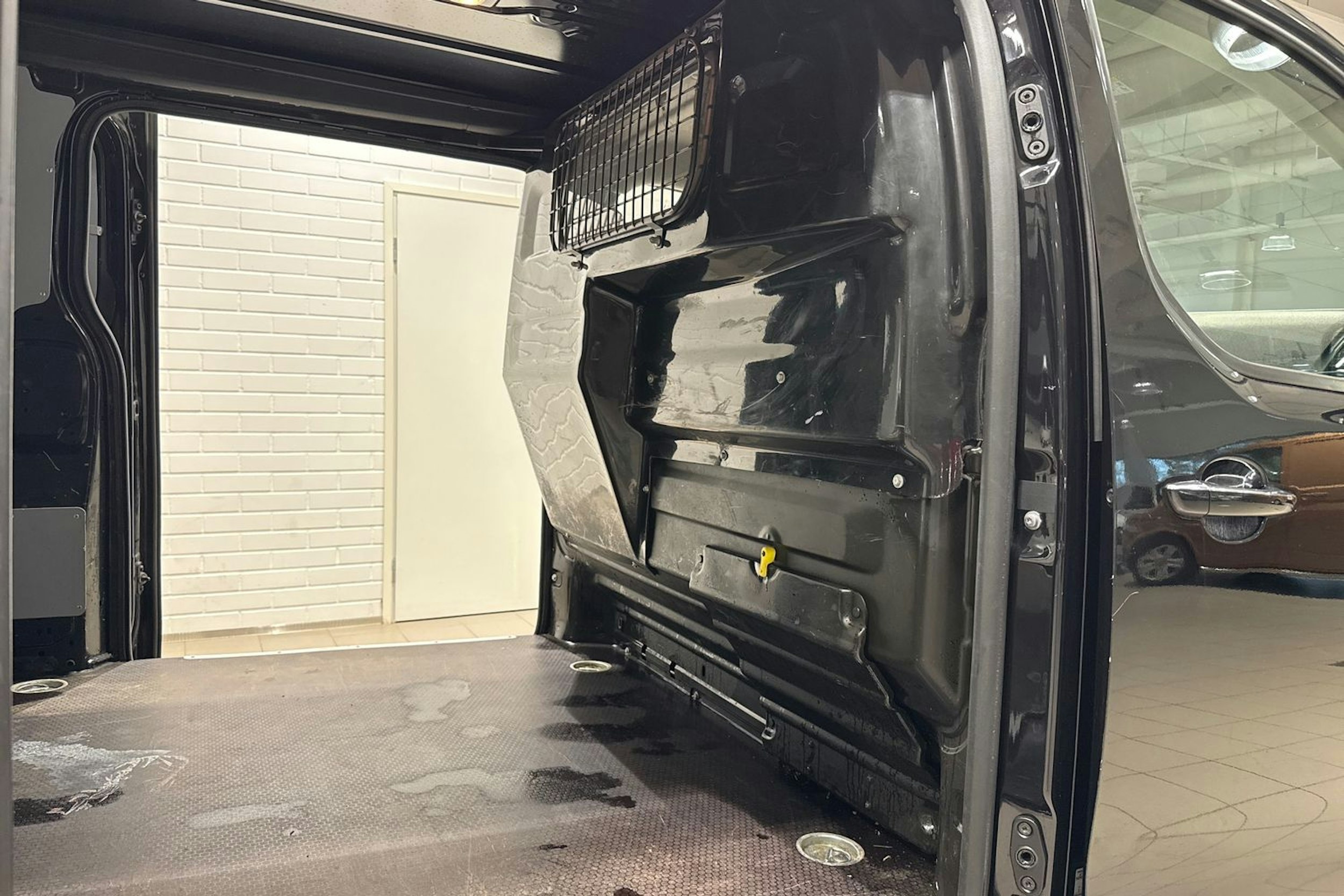 musta Toyota Proace 2018 kuva 15.