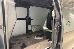 musta Toyota Proace 2018 kuva 16.