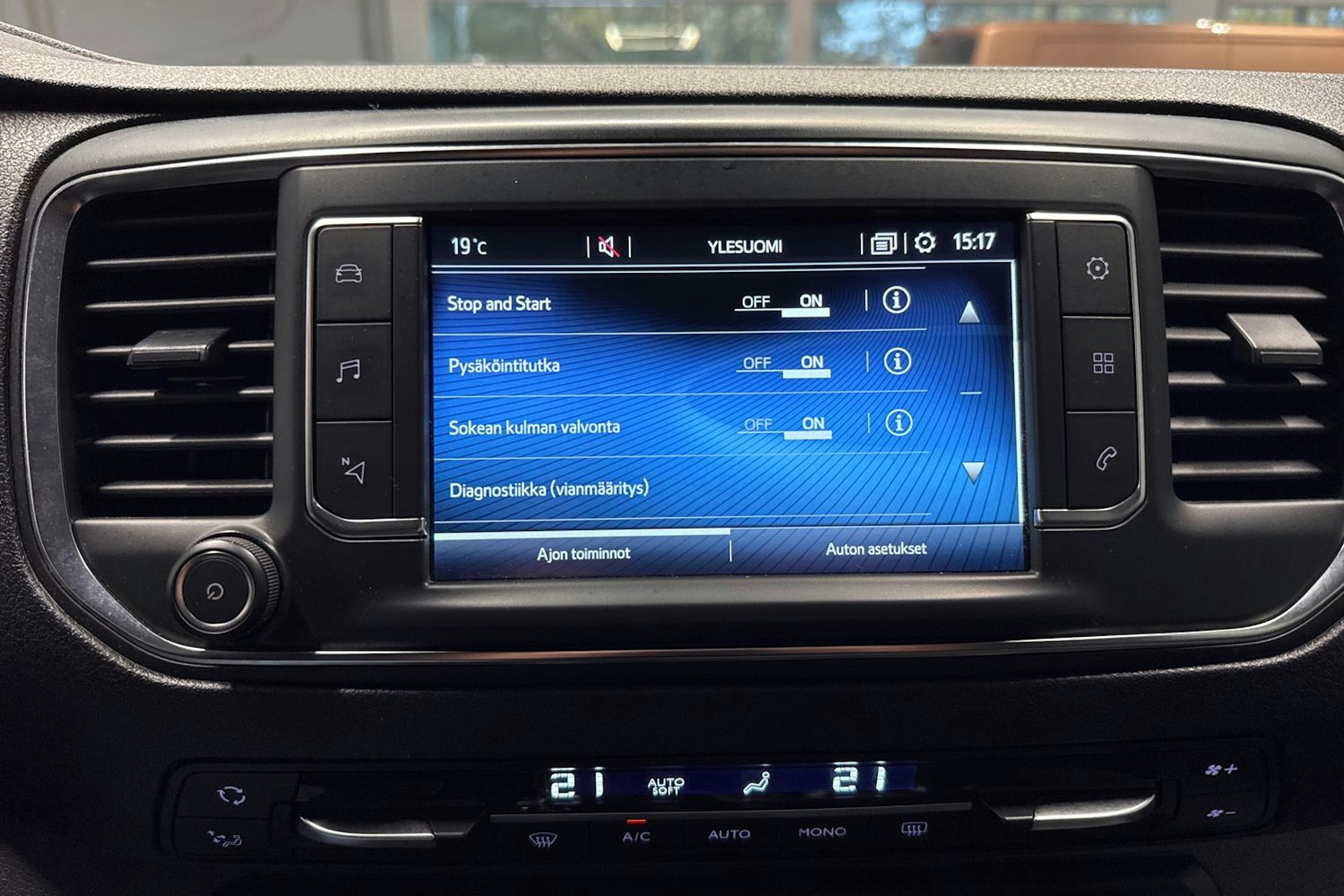 musta Toyota Proace 2018 kuva 19.