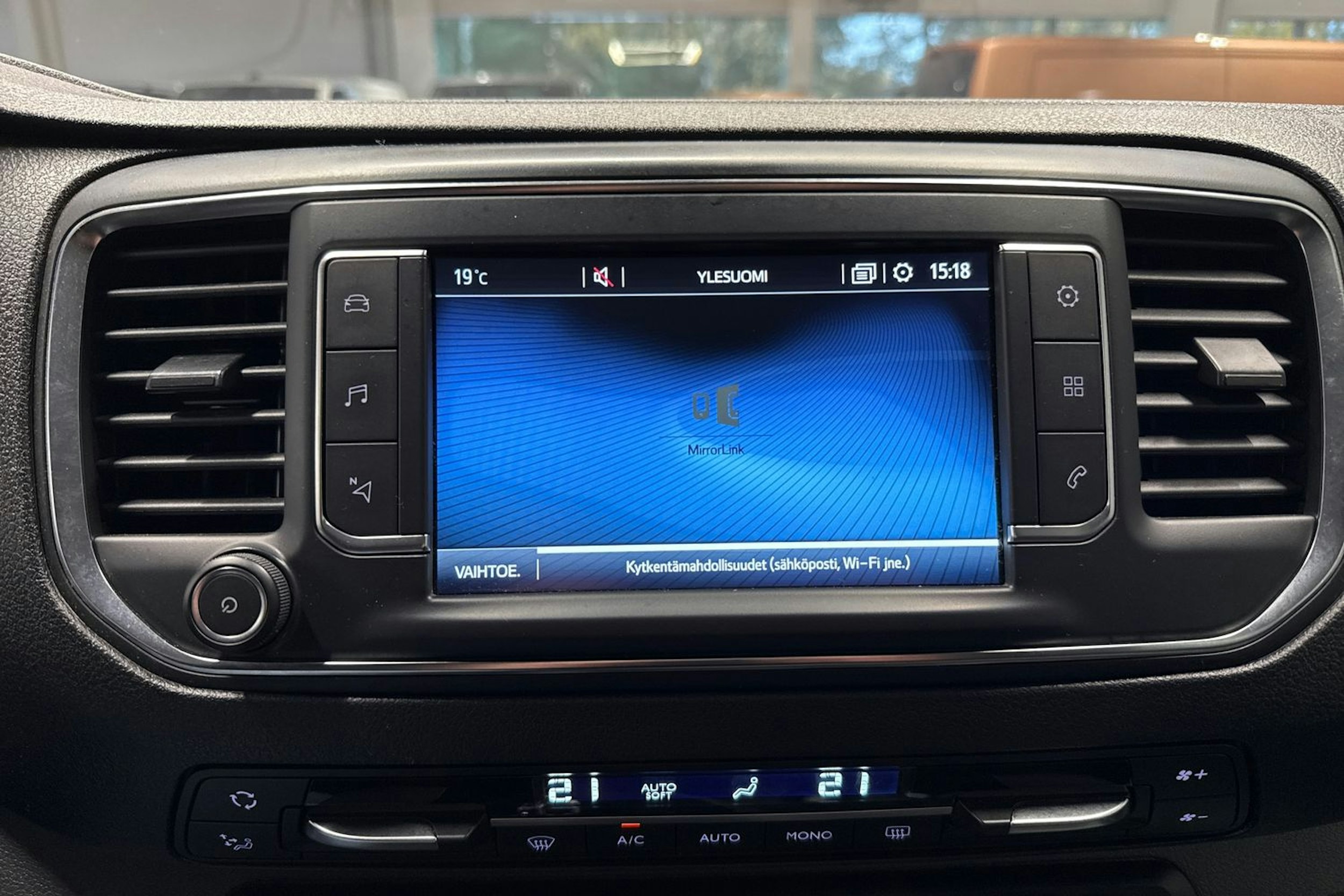 musta Toyota Proace 2018 kuva 20.