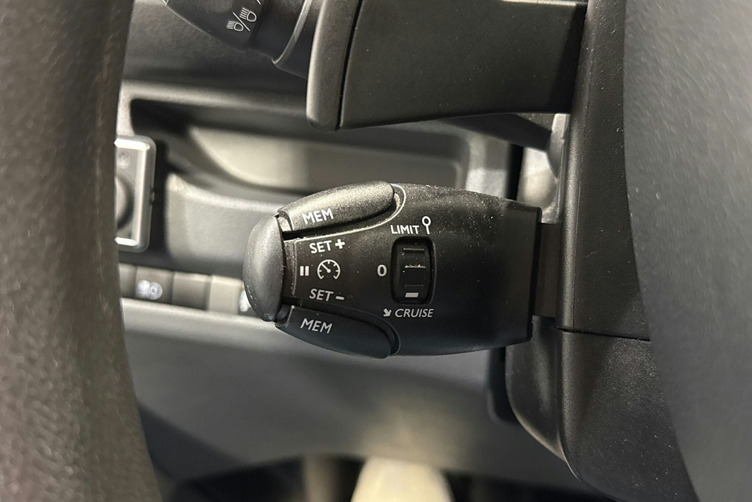 musta Toyota Proace 2018 kuva 22.