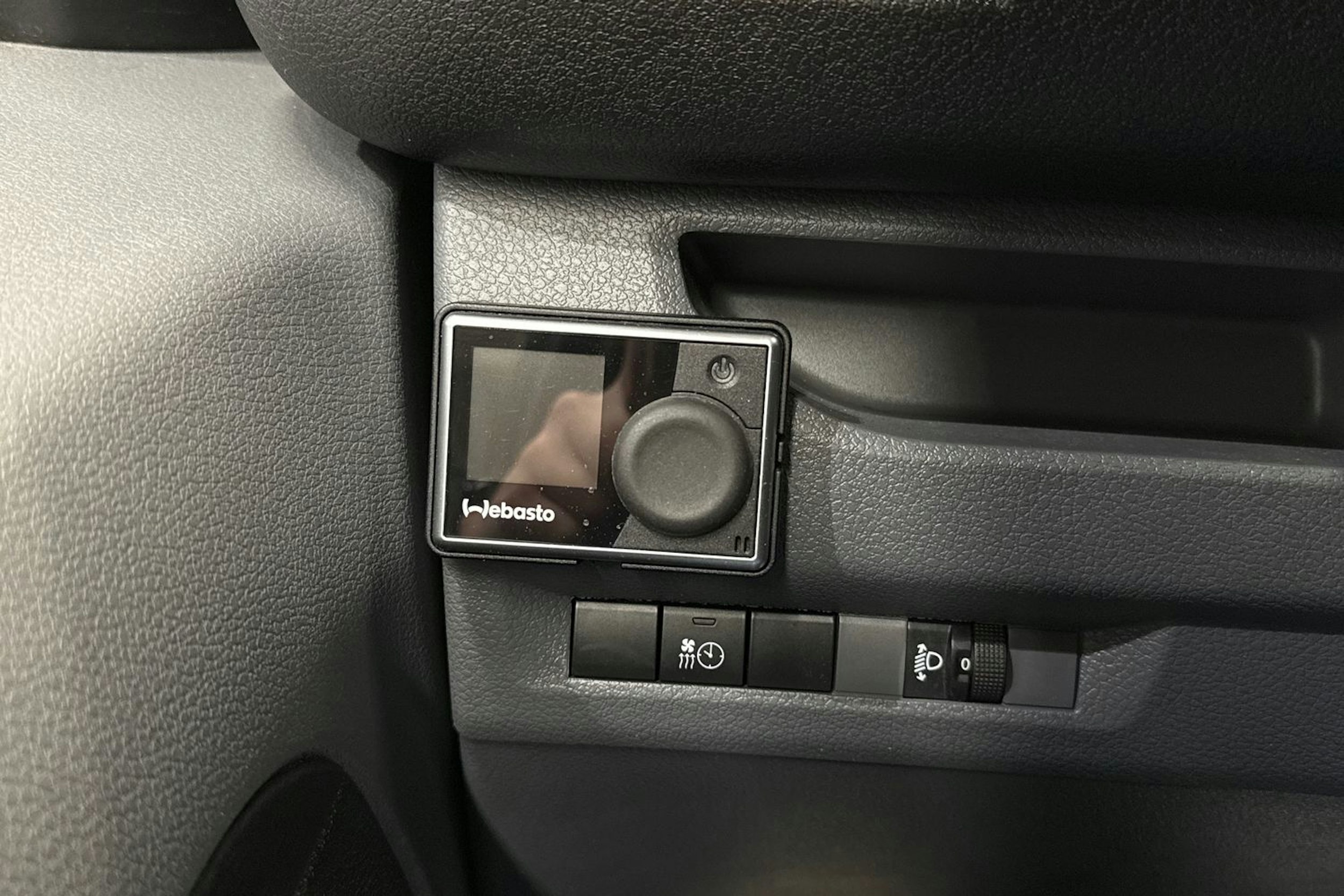 musta Toyota Proace 2018 kuva 23.