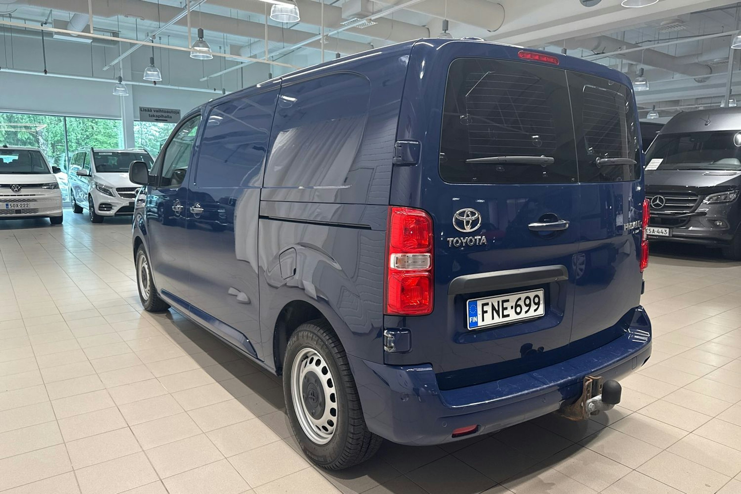 sininen Toyota Proace 2018 kuva 14.