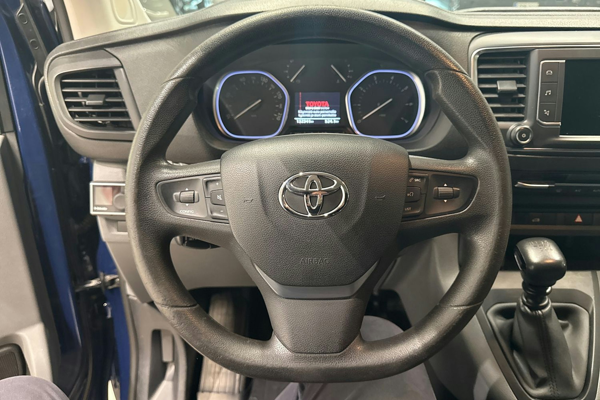 sininen Toyota Proace 2018 kuva 16.