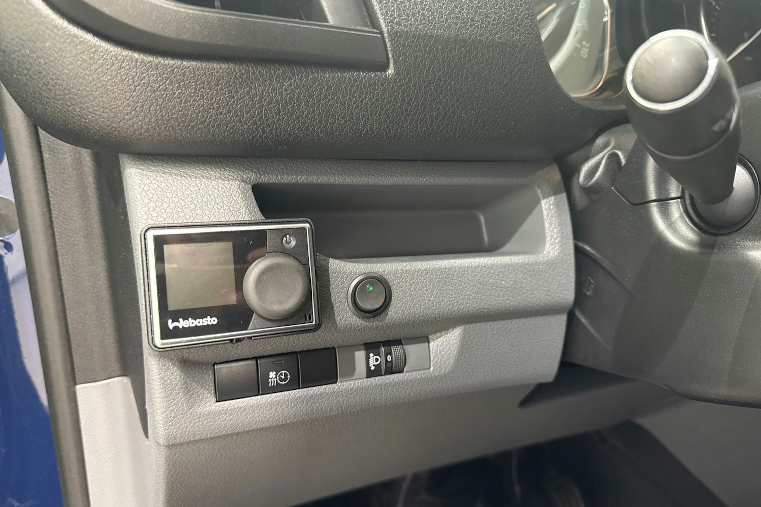 sininen Toyota Proace 2018 kuva 19.