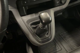 musta Toyota Proace 2018 kuva 26.