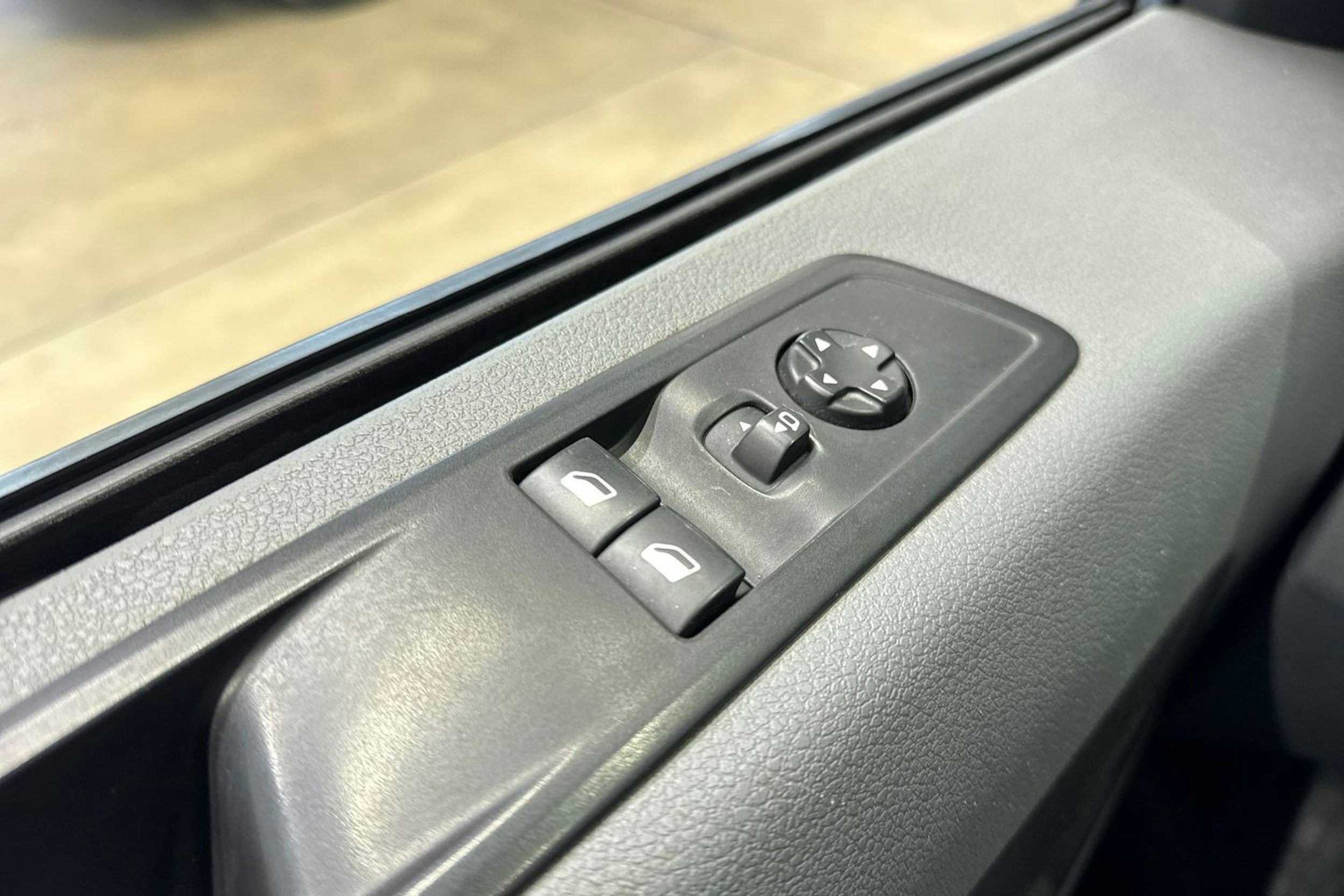 musta Toyota Proace 2018 kuva 14.