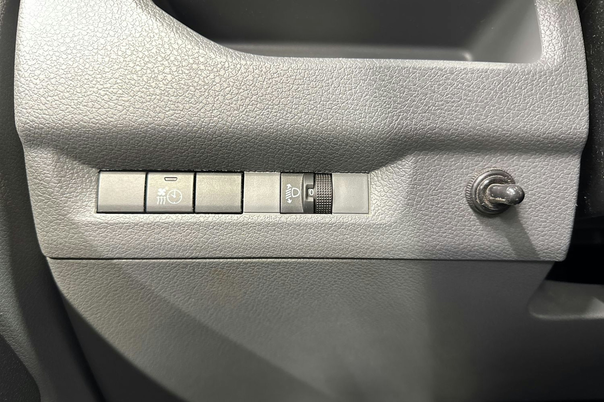 musta Toyota Proace 2018 kuva 15.