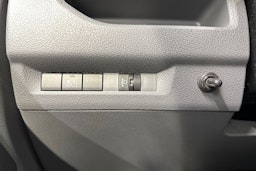 musta Toyota Proace 2018 kuva 15.
