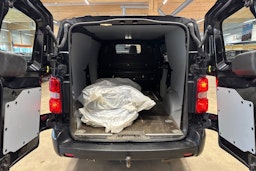 musta Toyota Proace 2018 kuva 19.