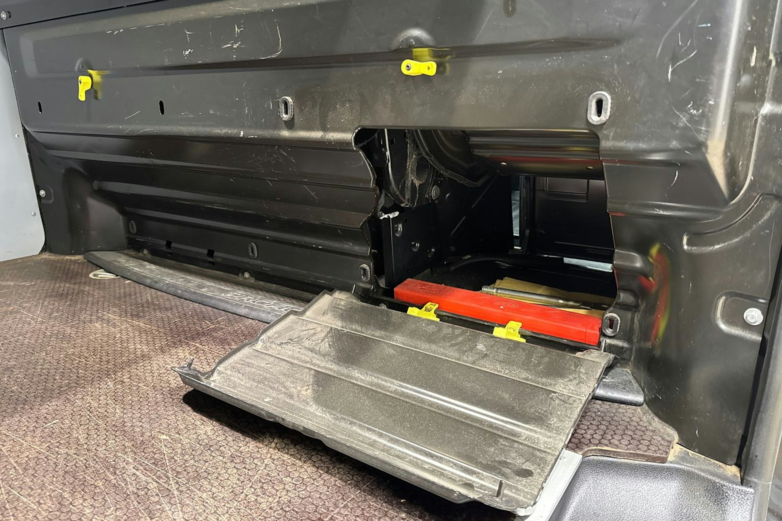 musta Toyota Proace 2018 kuva 21.