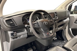 Valkoinen Toyota Proace 2018 kuva 6.