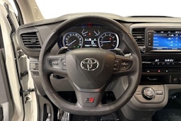 Valkoinen Toyota Proace 2018 kuva 7.