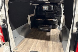 Valkoinen Toyota Proace 2018 kuva 12.