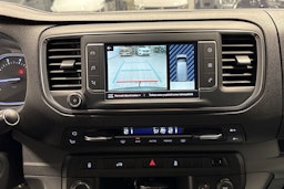 Valkoinen Toyota Proace 2018 kuva 17.