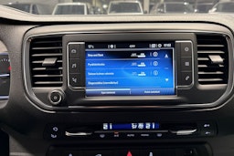 Valkoinen Toyota Proace 2018 kuva 19.