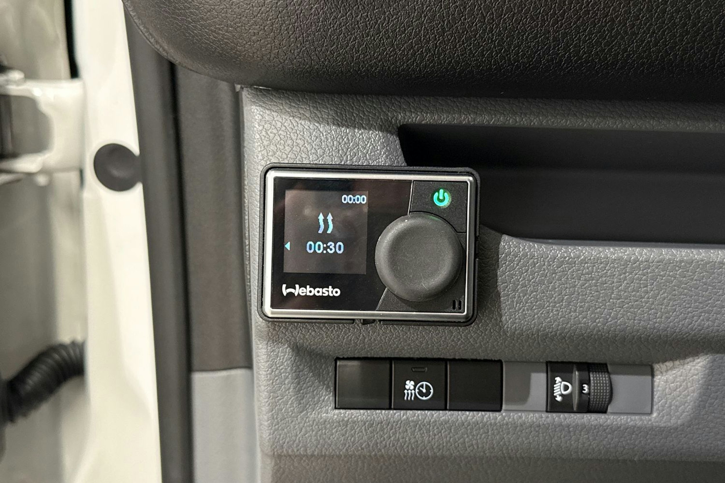 Valkoinen Toyota Proace 2018 kuva 20.