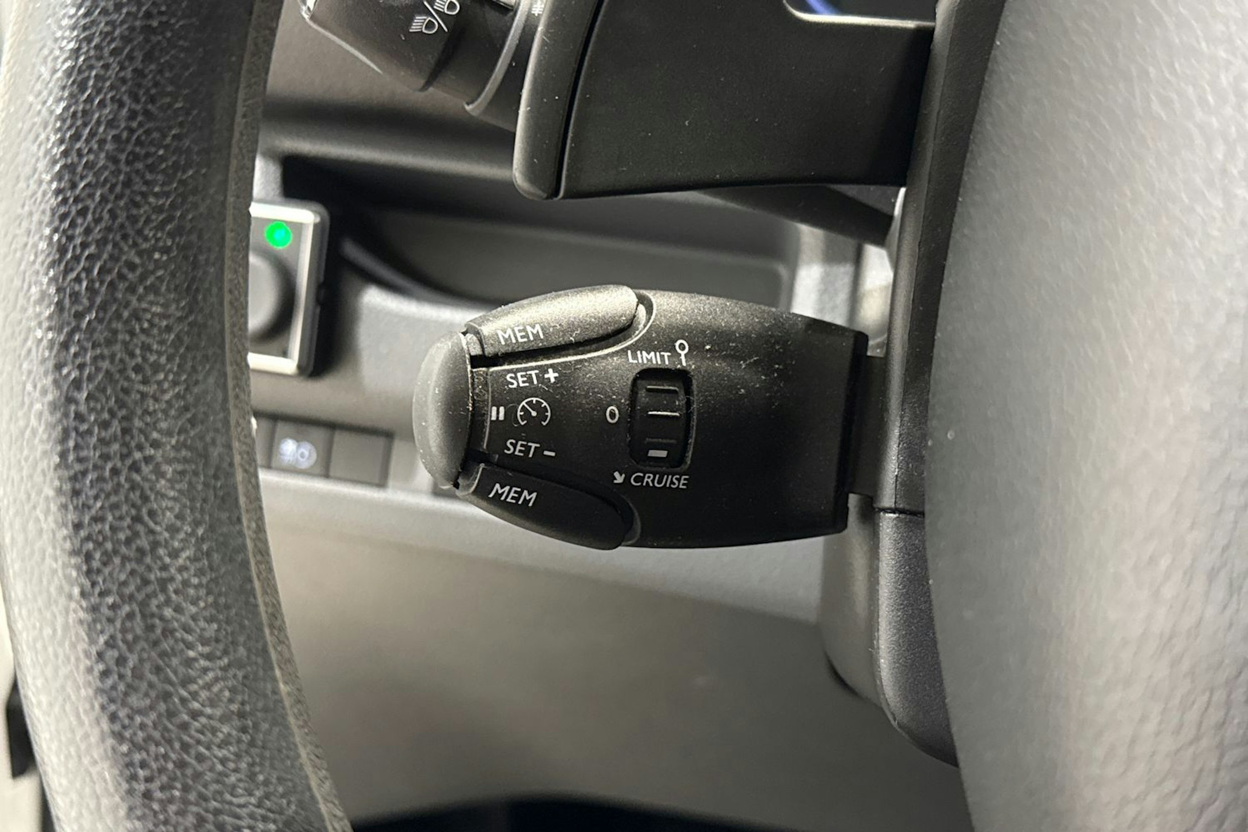 Valkoinen Toyota Proace 2018 kuva 21.