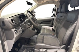 Valkoinen Toyota Proace 2018 kuva 7.