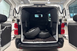 Valkoinen Toyota Proace 2018 kuva 12.