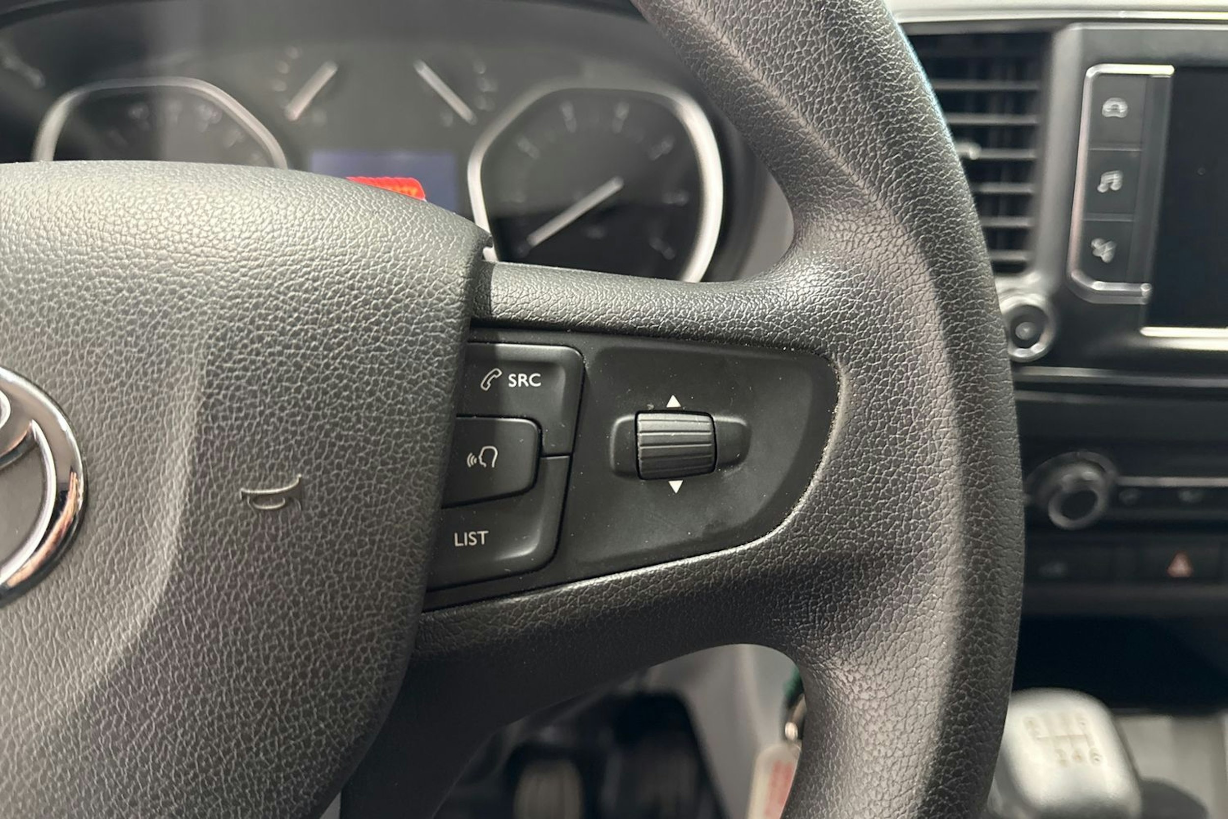 Valkoinen Toyota Proace 2018 kuva 16.