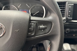 Valkoinen Toyota Proace 2018 kuva 16.